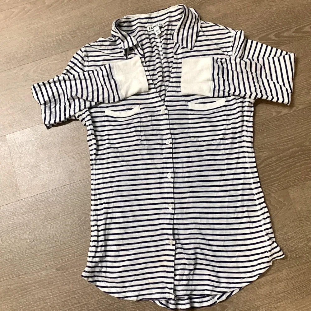 Button down shirts - Picture 1 of 3